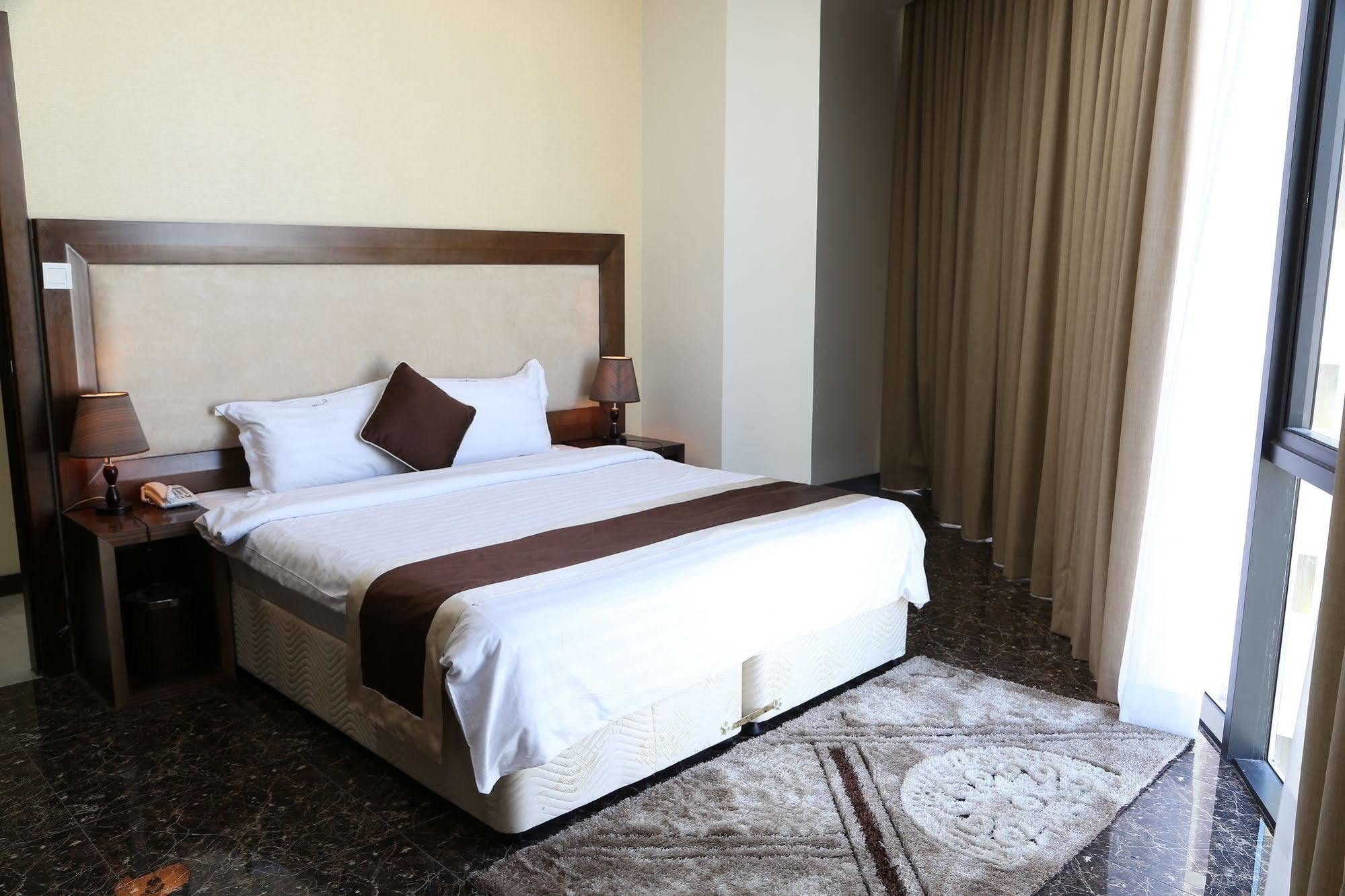Belle Tower Luxury Apartments Manama Exteriör bild